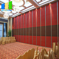 Cloison pliante mobile insonorisée à finition souple pour banquet hôtel