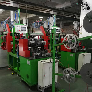 Machine automatique de fabrication de feuilles en PVC, machine automatique pour sapins de Noël, machine à dessiner des feuilles à 4 lignes - Product Image 1
