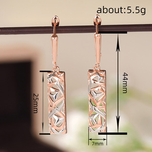 Orecchini Pendenti Geometrici Triangolari Futuristici per Donne, Gioielli di Moda Trendy - Product Image 4