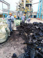Bitume de diverses qualités bitume de pétrole d'asphalte de route 10 30 50 60 70 90 100 bitume de toiture de construction de haute qualité pour la route