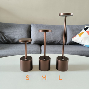 Lámparas de <span class=keywords><strong>Mesa</strong></span> Doradas de Lujo Modernas, Control Remoto Táctil, Aleación de Aluminio, Batería de 5200mAh de Alta Capacidad - Product Image 4