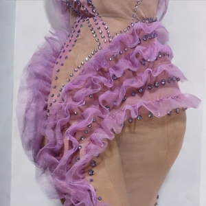 Vestido Largo de Noche para Mujer, Color Lila, con Volantes, Pedrería, Escote Halter, Malla Transparente y Espalda Descubierta, a la Moda - Product Image 4