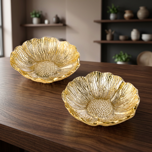 Assiette décorative en métal en forme de fleur, incrustation dorée, peinte à la main, style glamour, pour les occasions de mariage - Product Image 3