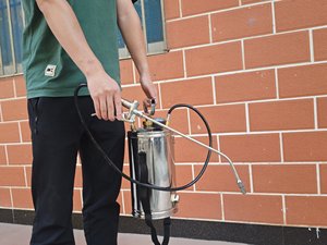 Pulvérisateur manuel à pompe en acier inoxydable 6L, pulvérisateur à pression portable pour usage domestique, jardinage et désinfection - Product Image 5