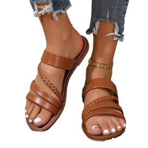 Tongs plates tendance pour femmes, sandales de luxe en caoutchouc ouvertes, légères et tissées, pour l'extérieur et la plage - Product Image 5