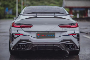 Kit carrosserie pour BMW Série 8 G14, style TAKD amélioré, en fibre de carbone, comprenant lèvre avant, jupes latérales, diffuseur et spoiler - Product Image 2