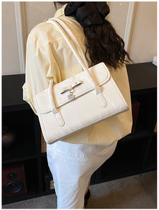 2026 Spring New Arrivals Women's Shoulder Bag Pure Fresh Style Underarm Bag Trendy Chic Compact <b>Square</b> Handbag - Product Image 1
