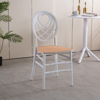 Chaise en plastique bon marché OEM ODM pour banquet, événement, fête, hôtel, restaurant, chaise en résine, salle à manger en plein air, mariage, parc, villa, sillas