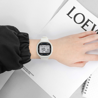 Nouvel arrivage de montres de sport numériques étanches à calendrier lumineux unisexe à la mode