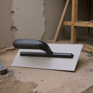 เกรียงฉาบปูนเฟอร์วี พร้อมด้ามจับ ABS ขนาด 12 นิ้ว ผลิตจากสแตนเลสเกรดมืออาชีพ เพื่อการฉาบเรียบ - Product Image 3