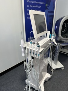 Mesin kecantikan hidroterapi multifungsi pabrik OEM ODM peralatan hidrodermabrasi Aquafacial untuk perawatan kulit dalam - Product Image 3