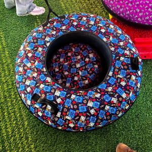 Prix d'usine Tube <span class=keywords><strong>de</strong></span> <span class=keywords><strong>neige</strong></span> gonflable coloré avec siège donut, haute qualité, <span class=keywords><strong>pour</strong></span> enfants, usage extérieur, plusieurs tailles <span class=keywords><strong>pour</strong></span> les jeux publics - Product Image 1