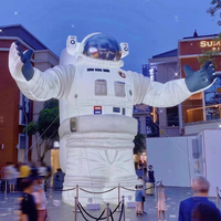 Grande installation artistique gonflable lumineuse en forme d'astronaute, thème spatial, pour exposition scientifique, décoration d'événements en plein air
