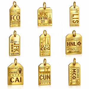 Breloques pour étiquettes d'aéroport |   Pendentifs de <span class=keywords><strong>voyage</strong></span> en acier inoxydable plaqué or PVD 18 carats |   Imperméable, hypoallergénique et résistant au ternissement - Product Image 1