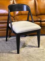 Chaise d'appoint classique en bois avec revêtement en tissu, lot de 2, styles variés pour villa, maison, salle à manger