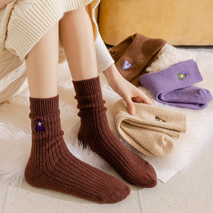 Chaussettes d'hiver pour femmes, logo brodé, coton épais, chaudes, unies, douces et moelleuses - Product Image 4