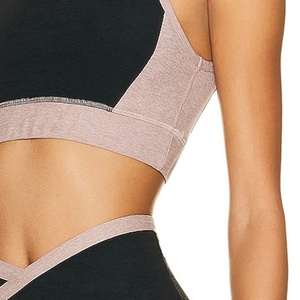 Soutien-gorge de sport pour femme à col montant, personnalisable avec logo, respirant, noir avec couleur contrastante, idéal pour la gym et le yoga - Product Image 5