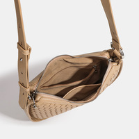Sac à main tissé de niche, élégant, pour femme, à porter sous le bras, à l'épaule ou en bandoulière, avec fermeture éclair, en forme de croissant