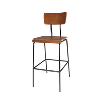 Tabouret de bar industriel, cadre en métal à tube rond fin, assise et dossier en contreplaqué courbé, repose-pieds noir thermolaqué, vente en gros