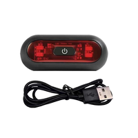 Feu arrière de casque de moto à LED étanche rechargeable par USB avec fonction stroboscopique pour la conduite nocturne
