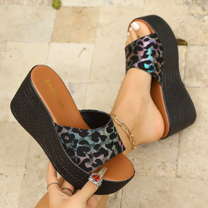 Factory Wholesale Cheap Slippers New Large-size Platform Sandals Wedge Heel Simple Summer Women's Shoes - Product Image 4