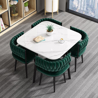Table et chaises de salle à manger carrées en bois, design moderne et durable, avec dossier amovible, idéales pour appartement