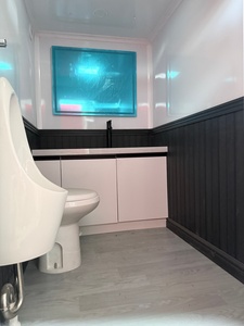 Remorque WC portable moderne avec panneaux composites durables pour parcs, écoles, maisons et commerces en extérieur - Product Image 6