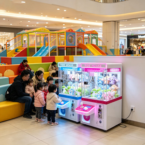 Machine à griffes d'arcade commerciale haut de gamme à monnayeur, distributeur de cadeaux et de peluches, à vendre pour centre de jeux intérieur - Product Image 1