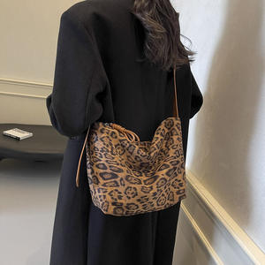 กระเป๋าโท้ทพิมพ์ลายเสือดาวดีไซน์เฉพาะกระเป๋าสะพายไหล่ย้อนยุคความจุขนาดใหญ่ - Product Image 1