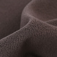 Les fabricants fournissent du tissu de charbon de bambou gris pour les couches lavables, des tampons de maquillage en stock.