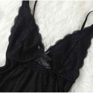 Vestido de noche negro con cuello en V profundo, lentejuelas, malla transparente, encaje y sin mangas para mujer. - Product Image 2