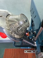 Machine à œillets entièrement automatique à grande vitesse d'usine