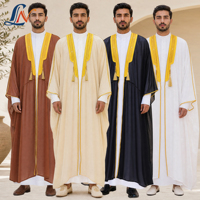 Nouvelle Collection 2026 : Qamis Homme Style Bisht avec Broderie Dorée et Pompons – Robe Arabe, Vêtement Islamique, Manteau Saoudien pour Ramadan et Aïd