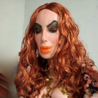Masque intégral en latex Ugly Girl avec cheveux bouclés rouge-brun et grande bouche – Accessoire de fête tendance pour Halloween, mascarade et cosplay