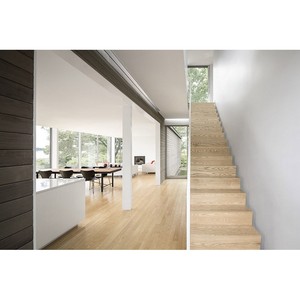 Villa moderna de vidrio con grandes ventanas para espacios de vida al aire libre - Product Image 5
