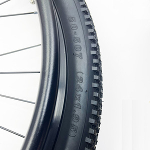Roue arrière de fauteuil roulant sport Kenda 24x1.95 en alliage d'aluminium, légère, durable, pneu tout-terrain - Product Image 2