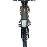 Moto tout-terrain à grande cylindrée, accès tout-terrain pour les pilotes avancés