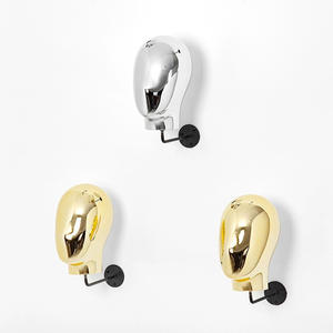 Têtes de perruque de mannequin en plastique électroplaqué doré et argenté De-Liang pour présentoir de chapeau et de perruque pour hommes et femmes - Product Image 1