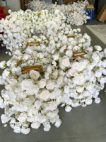 Arche de fleurs en soie blanche de luxe de 8 pieds de hauteur pour la décoration de l'entrée des mariés lors d'un mariage