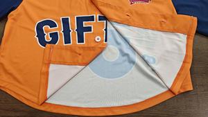 Jersey de béisbol y softbol naranja personalizado, cuello en V, botón de malla, ajuste seco, sarga transpirable, costura, sublimación, ropa de práctica suave - Product Image 5