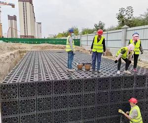 Réservoirs d'atténuation des eaux pluviales, systèmes <span class=keywords><strong>de</strong></span> modules <span class=keywords><strong>de</strong></span> récupération des eaux <span class=keywords><strong>de</strong></span> <span class=keywords><strong>pluie</strong></span> par <span class=keywords><strong>gouttière</strong></span> - Product Image 2