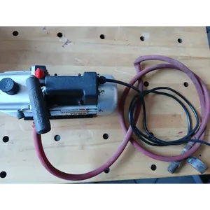 Pompa per vuoto a due stadi Pittsburgh 3 CFM usata - Product Image 3