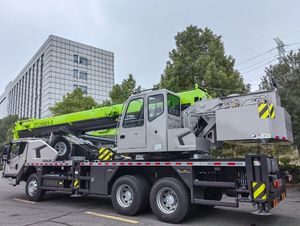 รถเครนไฮดรอลิกเคลื่อนที่ Zoomlion 25 ตัน รุ่น ZTC250A562-3.1 พร้อมอะไหล่ - Product Image 3