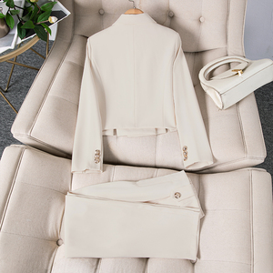 Ensemble de bureau élégant pour femmes tailleur-<span class=keywords><strong>pantalon</strong></span> à double boutonnage avec décoration de boutons pour les fêtes d'affaires événements formels - Product Image 3