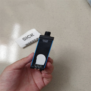 Sensor Fotoeléctrico SICK WS27-3D2430, Interruptor Óptico Original de Alemania para Automatización de Máquinas Herramienta - Product Image 1