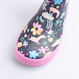 Botas de Lluvia para Niños con Borde Rosa y un Colorido Diseño de Caballo - Product Image 5