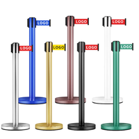 Poteau de contrôle de foule et de file d'attente avec cadre de signalisation en acier inoxydable 201 multicolore 90x32cm, support au sol et ceinture rétractable de 2m