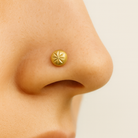 Suministro de fábrica: Piercing de nariz de cartílago de oro macizo de 14K con bola de estrella grabada de 8 puntas, poste curvo de 18G, joyería fina para piercing, regalo de boda