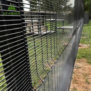 Rollo de 100 <span class=keywords><strong>metros</strong></span> de malla de alambre galvanizado en caliente con revestimiento de PVC para cercas de animales, <span class=keywords><strong>poste</strong></span> de cerca de <span class=keywords><strong>8</strong></span> pies, color negro, venta al por mayor - Product Image 4