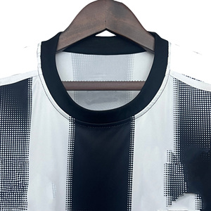 Stock d'usine de haute qualité expédié sous 3 jours Maillot bleu de l'équipe nationale de <span class=keywords><strong>France</strong></span> Maillot de football Mbappe - Product Image 3